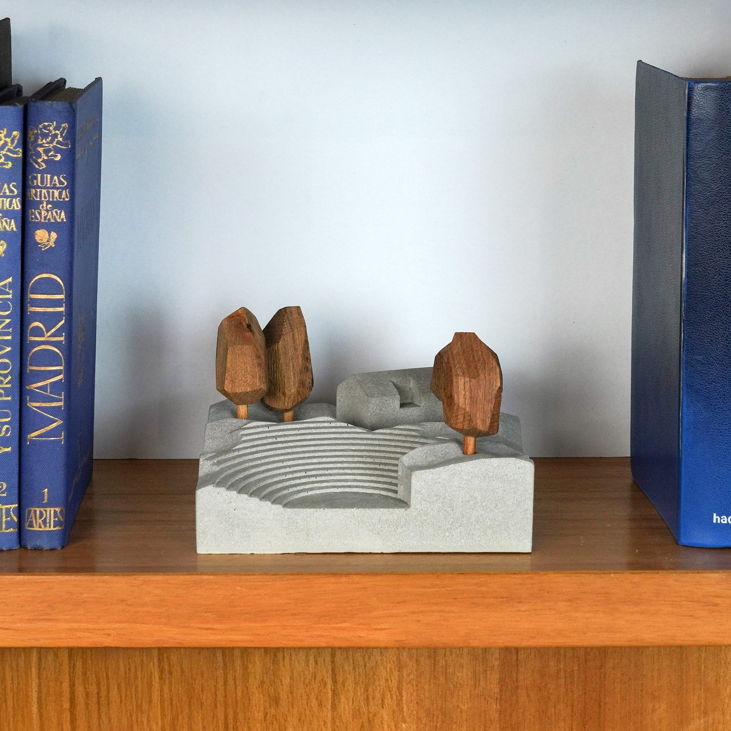 Useless Scape #11 – handmade concrete and wood miniature landscape (Luliguzi)